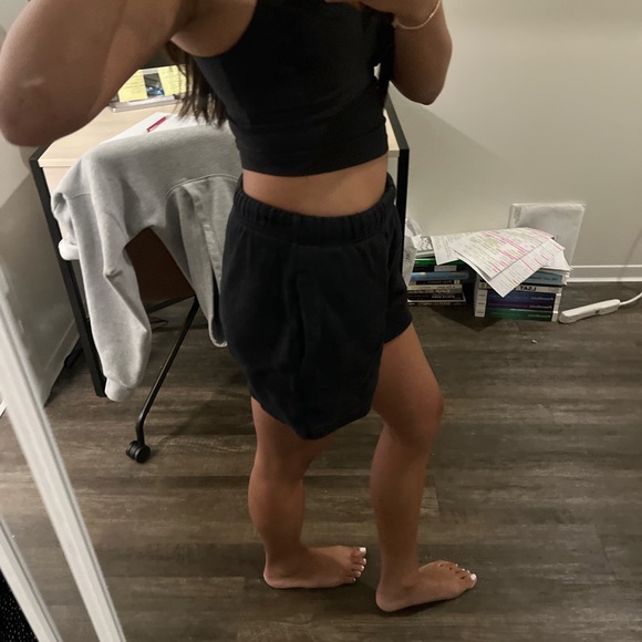 Skims sweat shorts - Picture 2 of 4